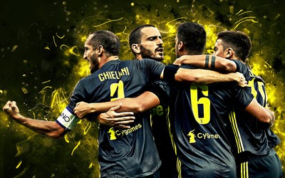 浩瀚电竞独家-克拉马里奇与队友庆祝时受伤