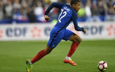 浩瀚电竞精华-更衣室里马尔基尼奥斯的话就是圣旨